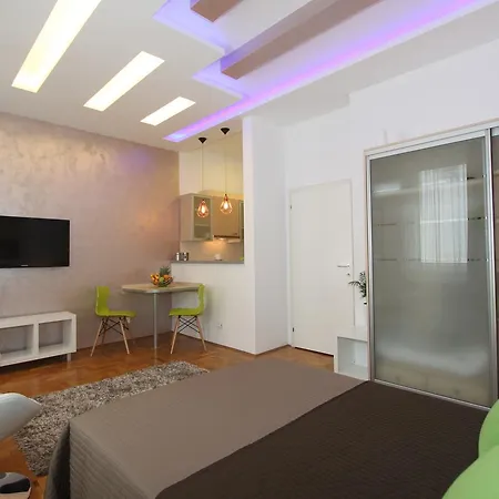 Apartman New In *